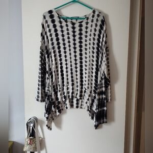 ALEMBIKA Asymmetric Hem Black + White Print Top M